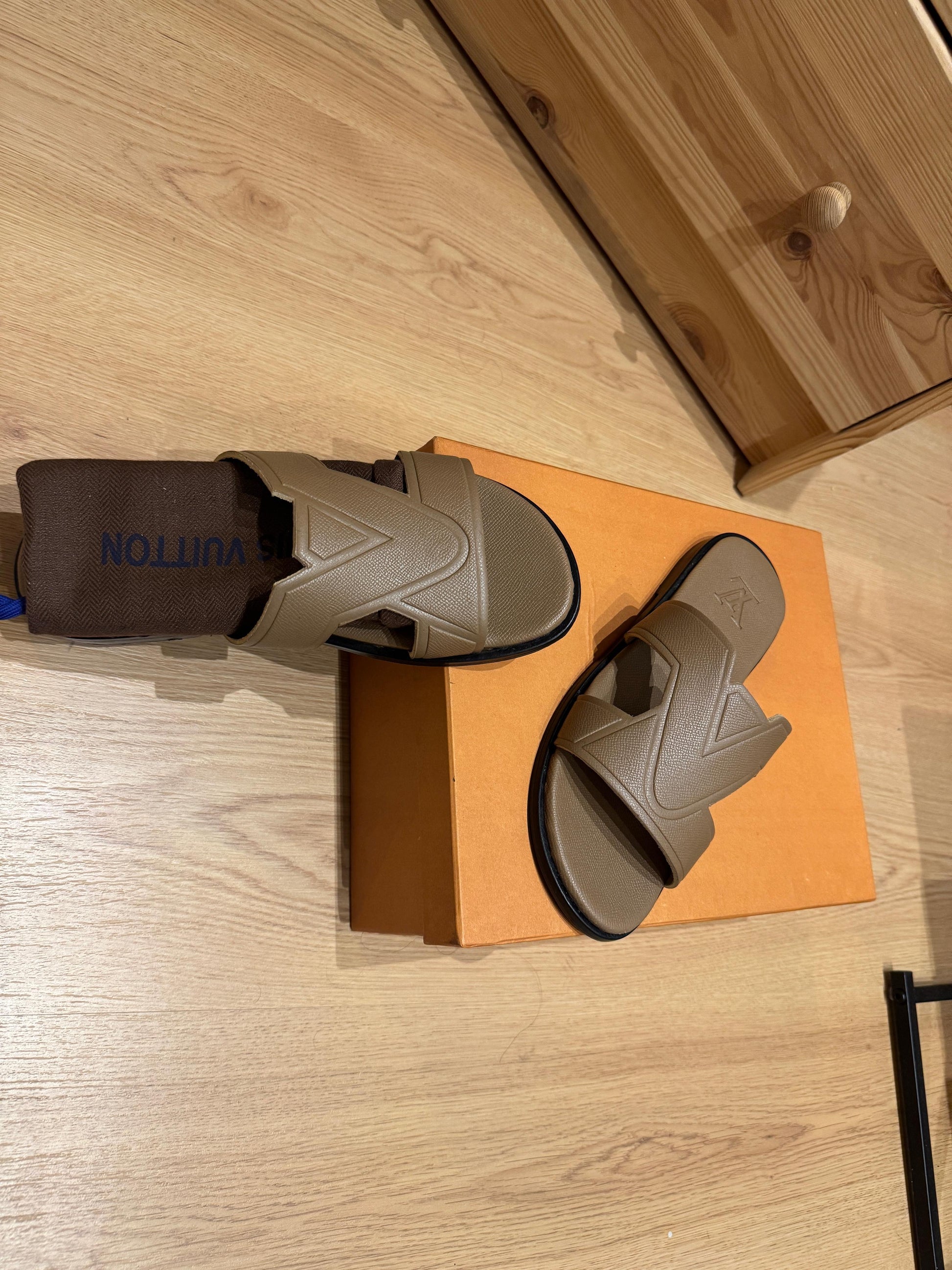 Mule LV Oasis Beige